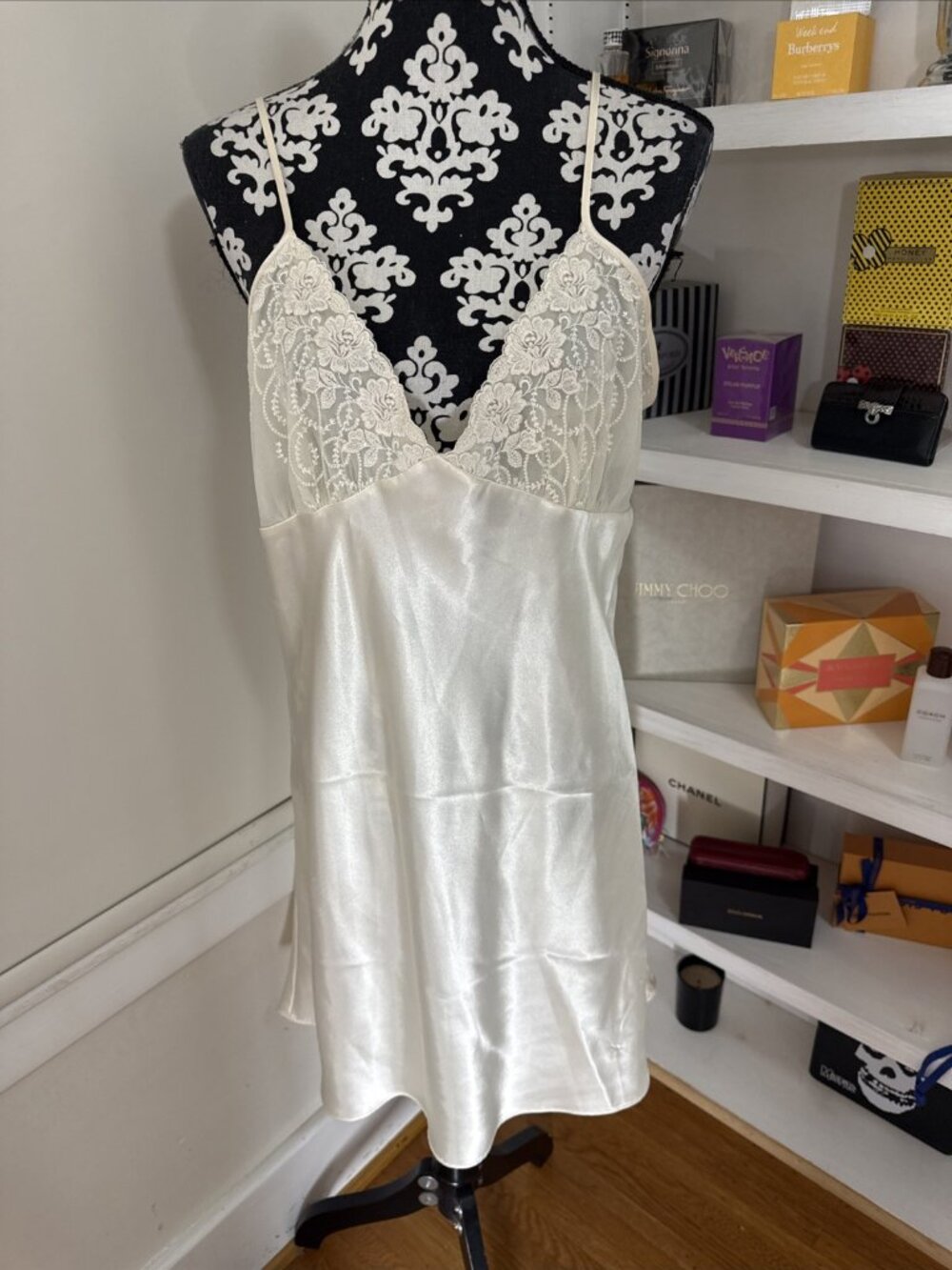 Valerie Stevens ~Woman Size L~ Vanilla/Creme V-Neck Spaghetti Strap Slip Dress.